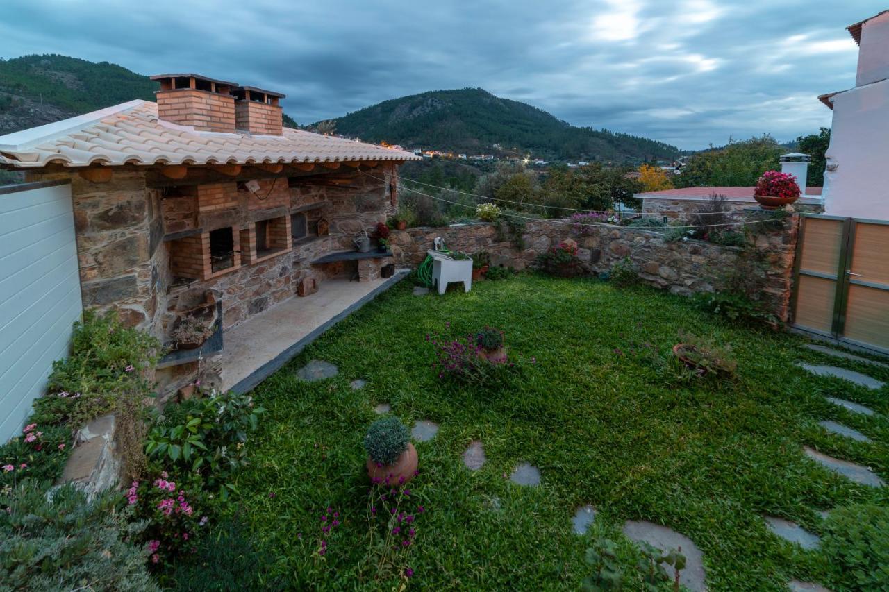 O Palheiro - Vista Panoramica E Jacuzzi Vendégház Sobreira Formosa Kültér fotó