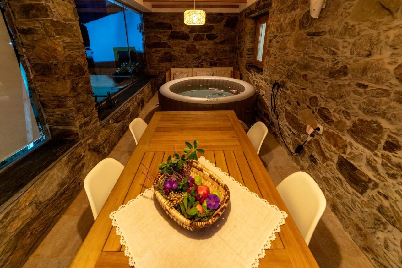 O Palheiro - Vista Panoramica E Jacuzzi Vendégház Sobreira Formosa Kültér fotó